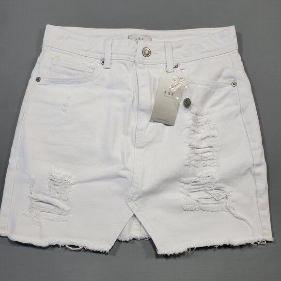 O&O Denimwear White Jean Mini Skirt NEW $30 Grunge Y2K Distressed Rips Women's S - Picture 1 of 11